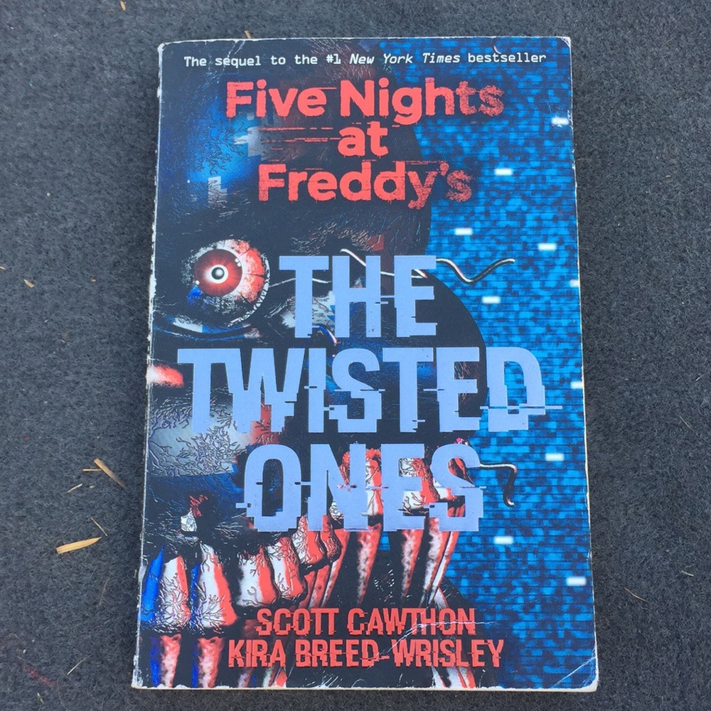 Five nights at Freddie’s the twisted ones book